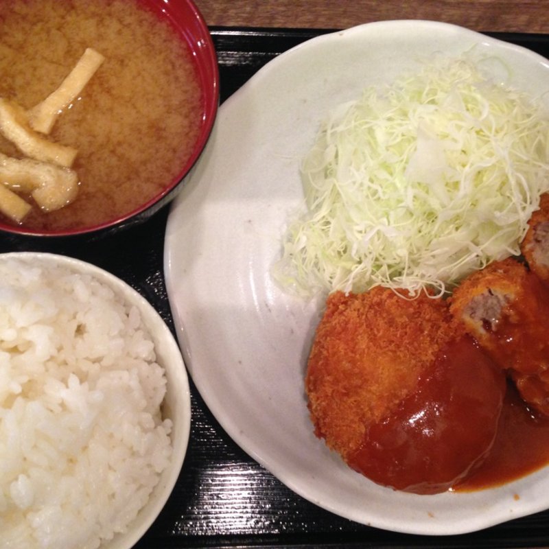 特選ジューシーメンチカツ定食(南蛮食堂東三国店)