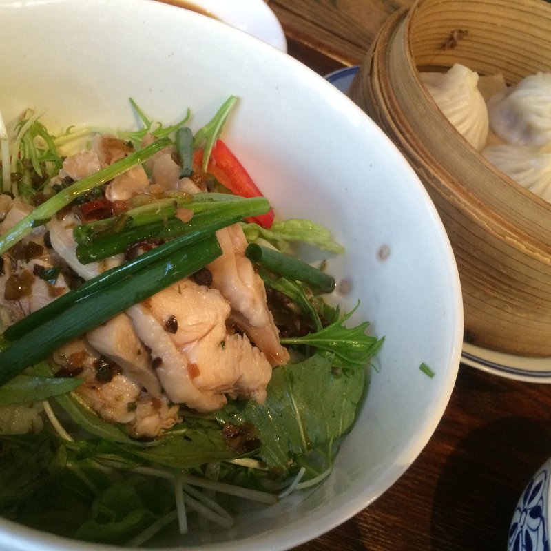 月和茶流鶏肉飯と点心のセット(月和茶)