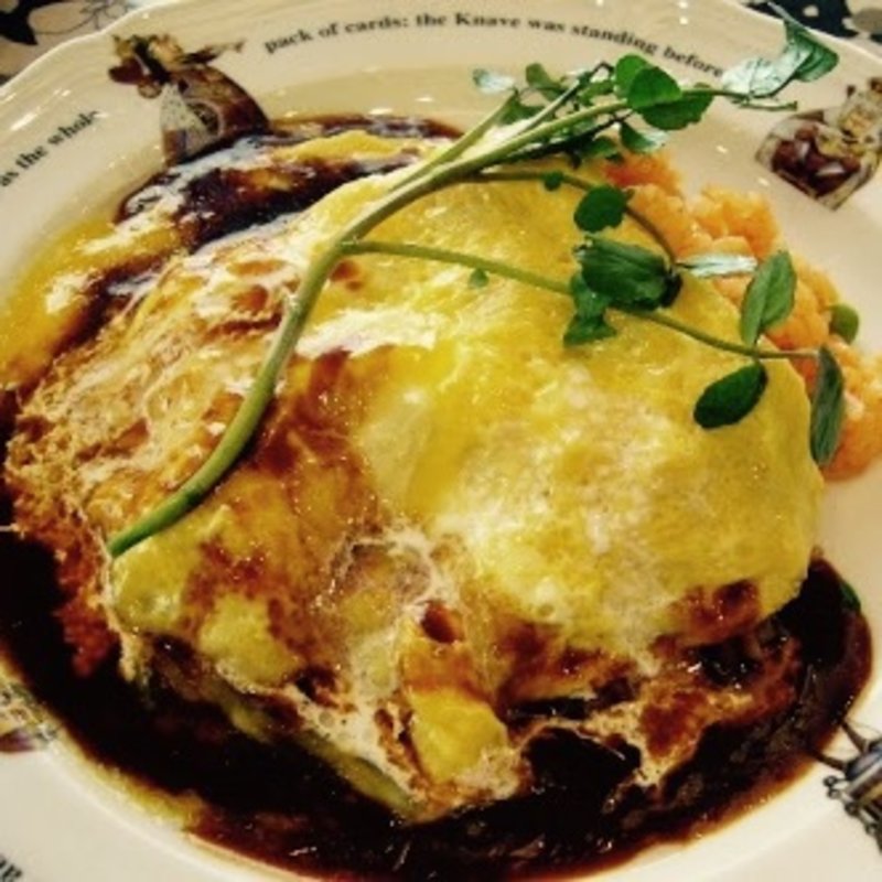 半熟卵のデミグラスオムライス(ラケル新宿西口店)