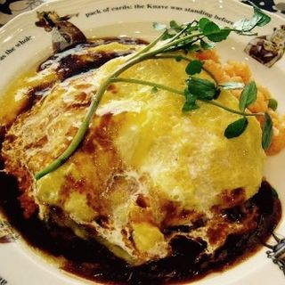 半熟卵のデミグラスオムライス(ラケル新宿西口店)
