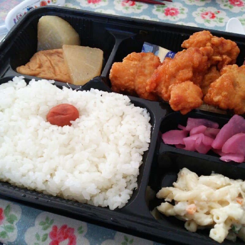 唐揚げ弁当(ジャパんサービス)