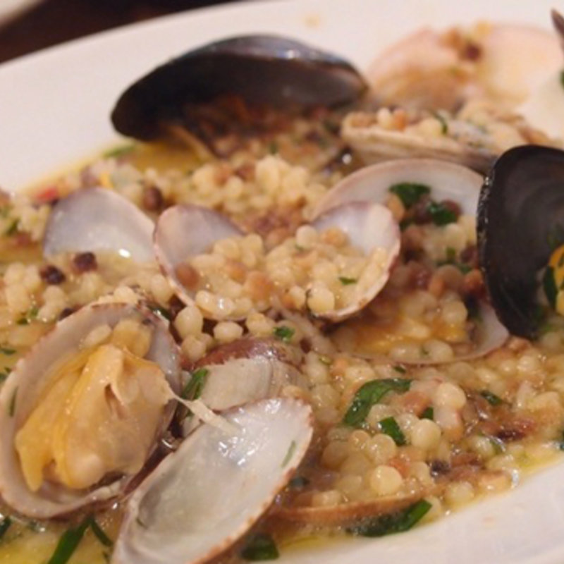 貝類とチェリートマトのフレーグラ(タロス （Tharros）)