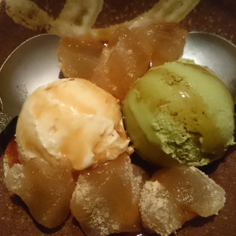 わらび餅とアイスの黒蜜ソース(中々 )