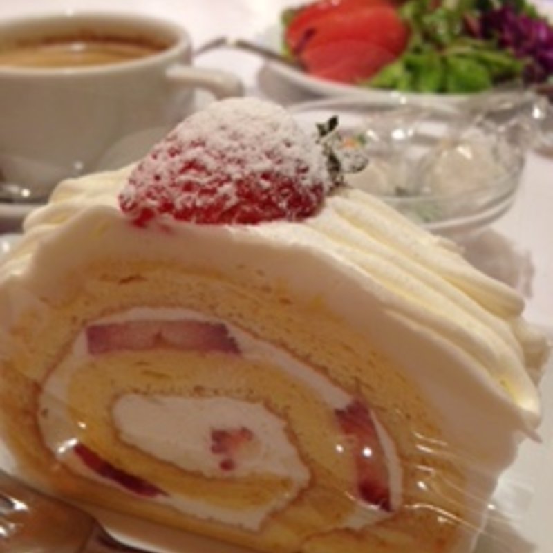 ストロベリースフレ(ロール・マディ 梅田店)