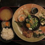 近江おばんざい和皿御膳(花様 ka-you 南船場店 近江自家栽培ファーム直営店)