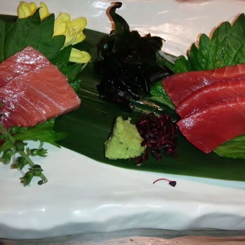 本マグロ中トロお造り(鮮や一夜 新宿東口駅前店 )