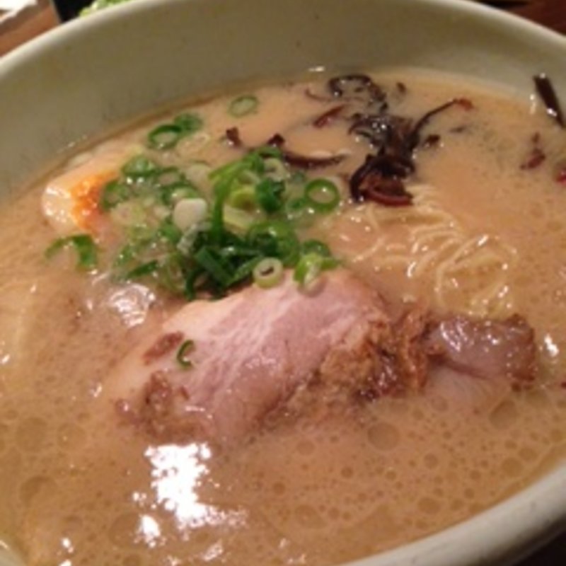 白とんこつ(らーめん 極 総本店)