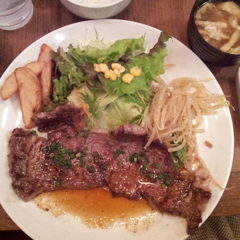 ビーフステーキ（和風・ポンズおろし）150g(洋食とらひげ)