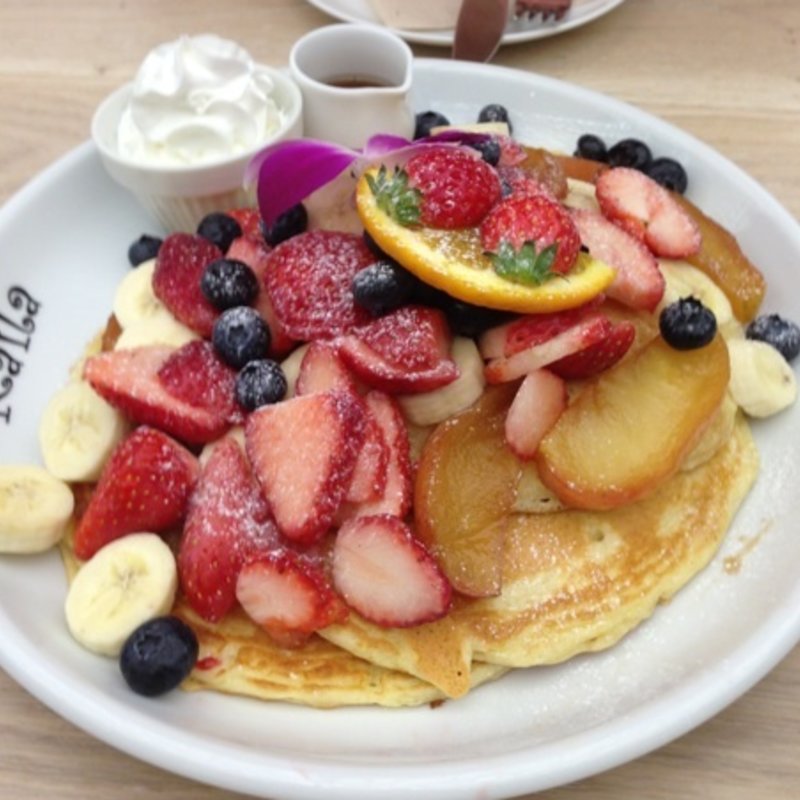 パンケーキ トッピング全部のせ(Cafe Kaila)