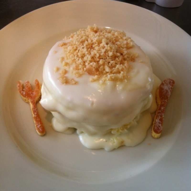 マカダミアナッツソース(レインボーパンケーキ （RAINBOW PANCAKE）)