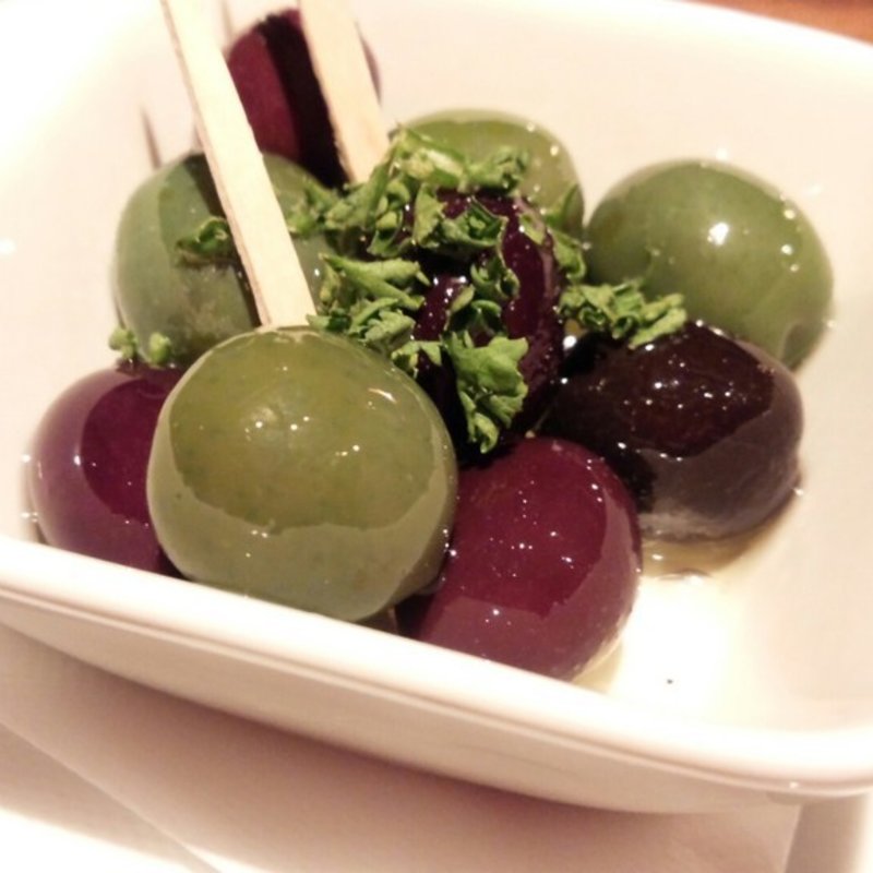 2種類のオリーブのマリネ(ラインワインダイニング （LINE WINE dining）)