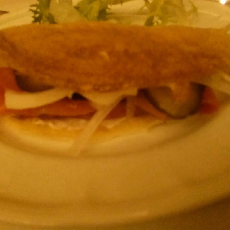 サーモンのクレープ包み(スンガリー 新宿西口店 )