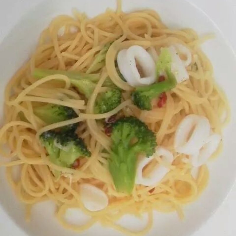 イカとブロッコリーのパスタ(レナードの森)