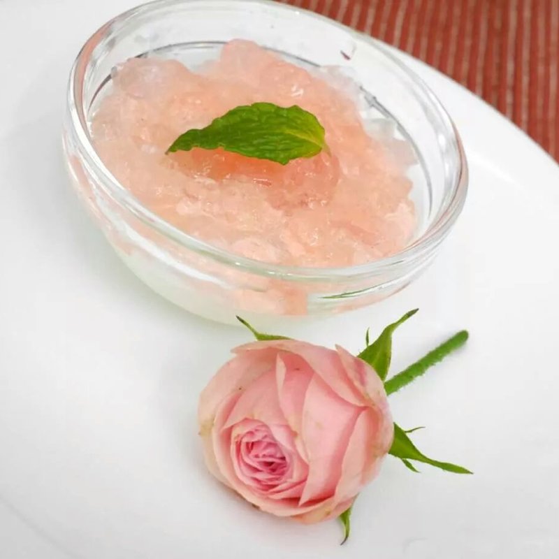 パンナコッタのアセロラゼリー(レナードの森)