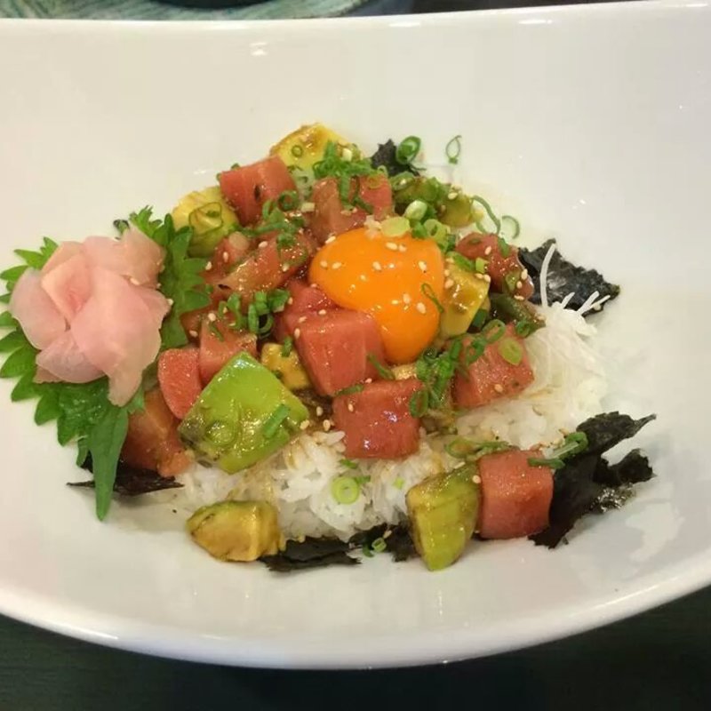 マグロとアボカドのユッケ(ほりせい)