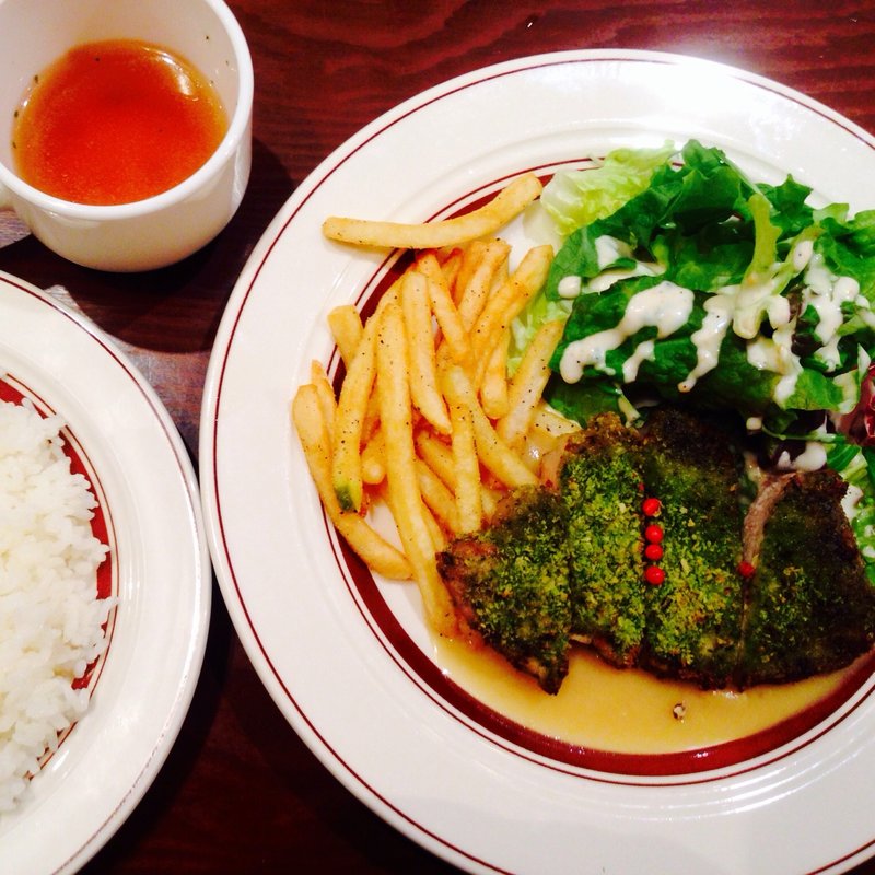 豚の香草焼き(旅する子ブタ 東京駅グランルーフフロント店)