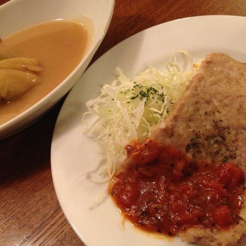 豚ハンバーグ+ロールキャベツ1貫 ライス小(洋食 アカシア 新宿本店)