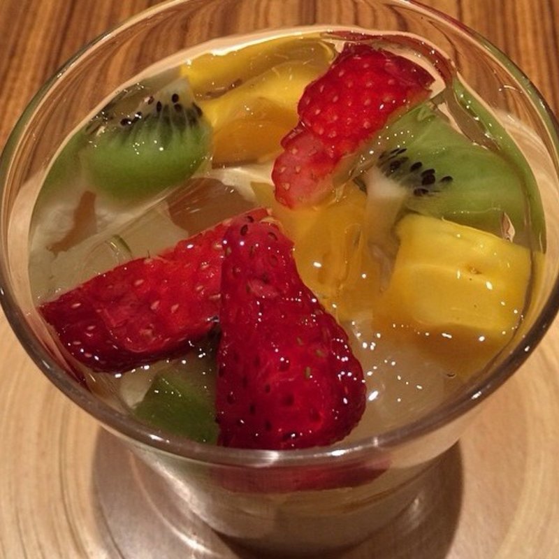ミルク葛ゼリーフルーツカクテル(TORAYA CAFE 表参道ヒルズ店)