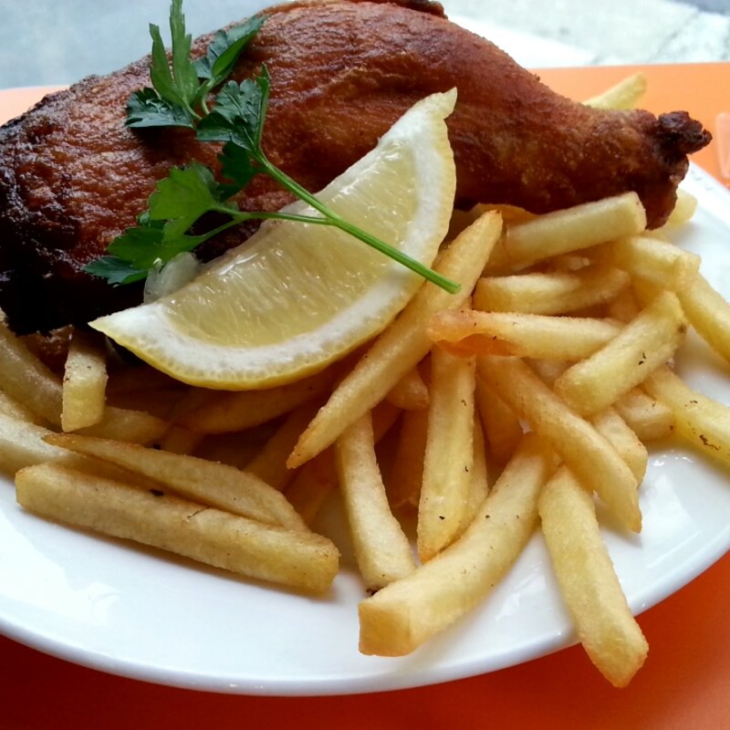 スペイン風フライドチキン(サクラカフェ＆レストラン池袋)