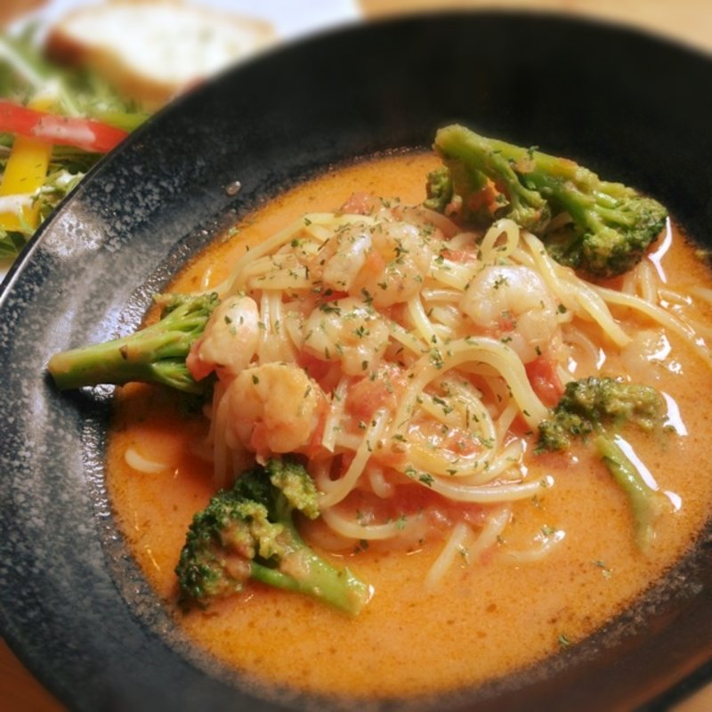 小エビのトマトクリームパスタ(PASTAあめどり)