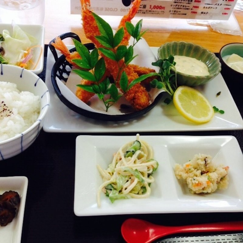 エビフライ定食(キッチン サングリア)