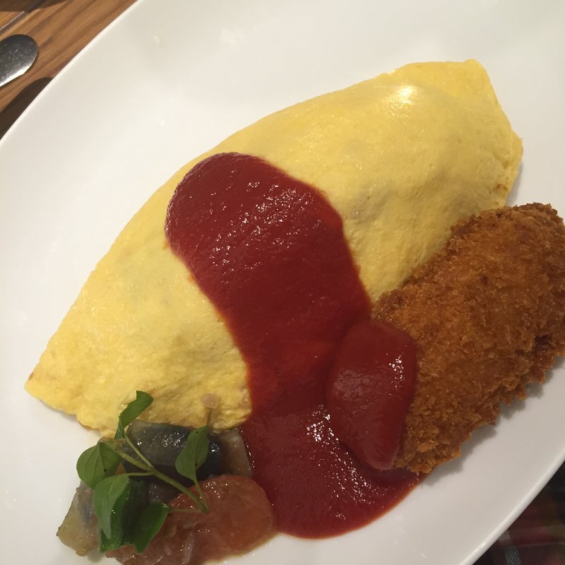 オムライスとクリームコロッケ(ザ・ステーション グリル ルミネ北千住店)