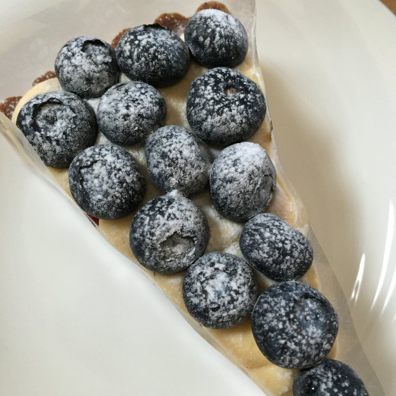 ブルーベリータルト(pâtisserie belleéquipe パティスリーベルエキップ)