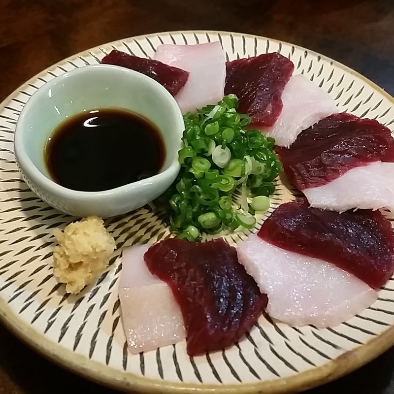 くじら刺身(なんば よっちょれ 庄屋はん)