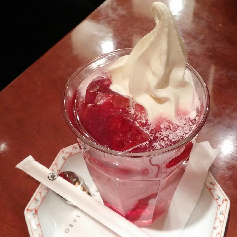 クランベリーフロート(麻布茶房)