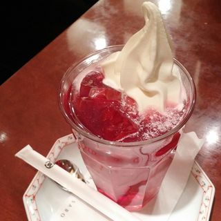 クランベリーフロート(麻布茶房)