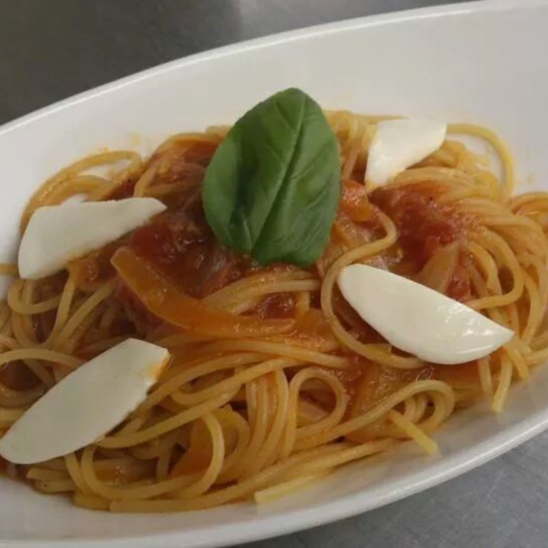 トマトとモッツァレラソースパスタ(サンセットロースターコーヒー)