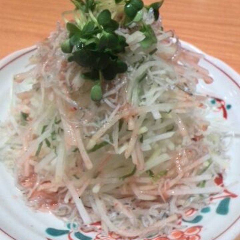 じゃこと大根のサラダ(玉乃光酒蔵 八重洲地下街店 （たまのひかりしゅぞう）)