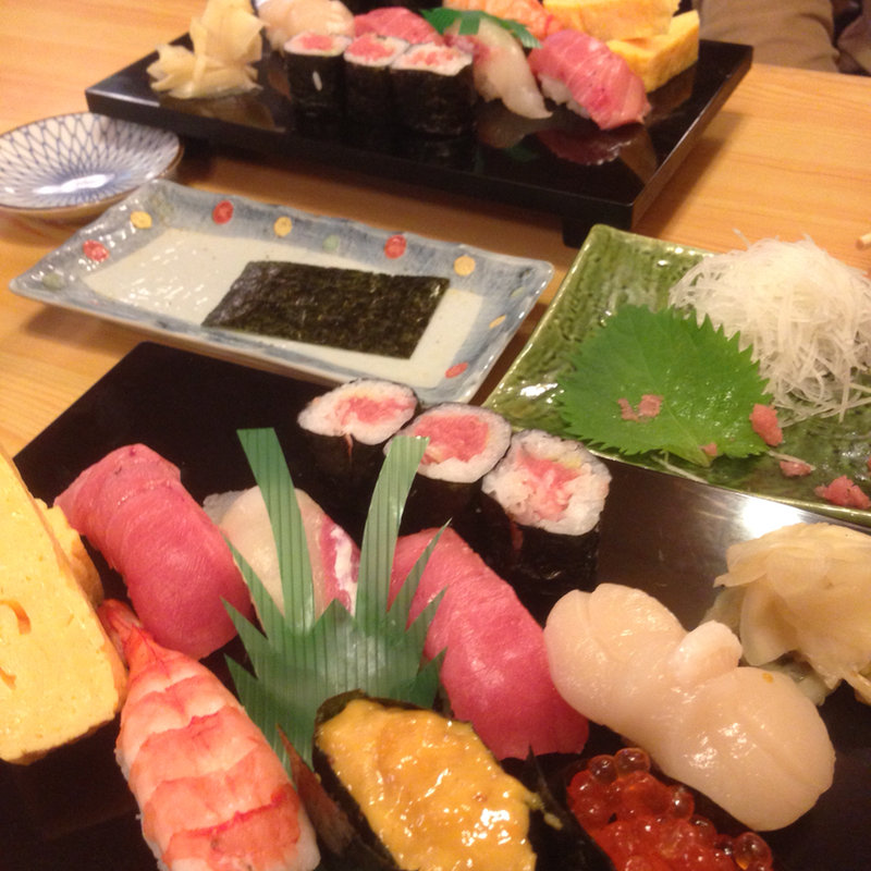 特選にぎり(魚じま （うおじま）)