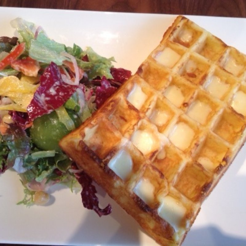 チーズワッフルとミックスサラダセット(セイボリー （SAVORY）)