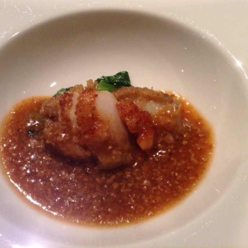 鮑のステーキ　　大豆ソースあんかけ(花閒 （かかん）)