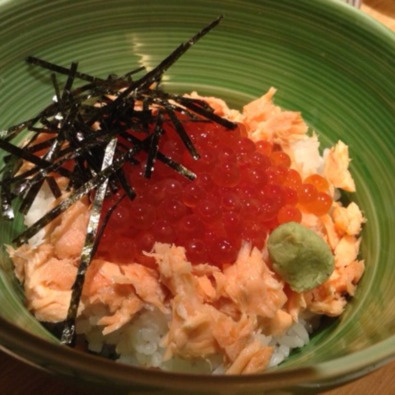 鮭といくらの親子丼(八百一本館 レストランきょうのおかず )