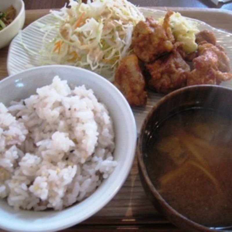 鶏もも肉の唐揚げ(食堂そら)