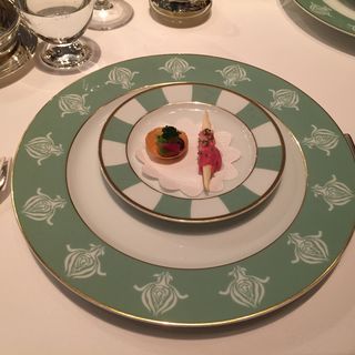 (タテルヨシノ)