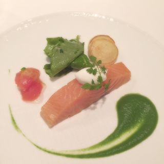 (タテルヨシノ)