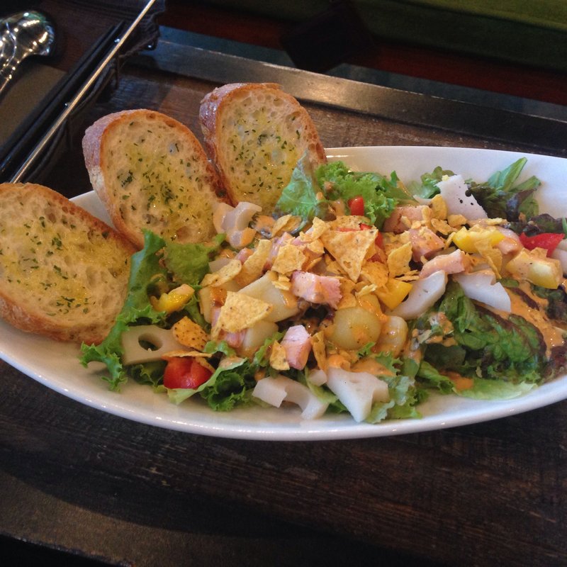 BOMA特製コブサラダ ブルスケッタ添え(BOMA TOKYO)