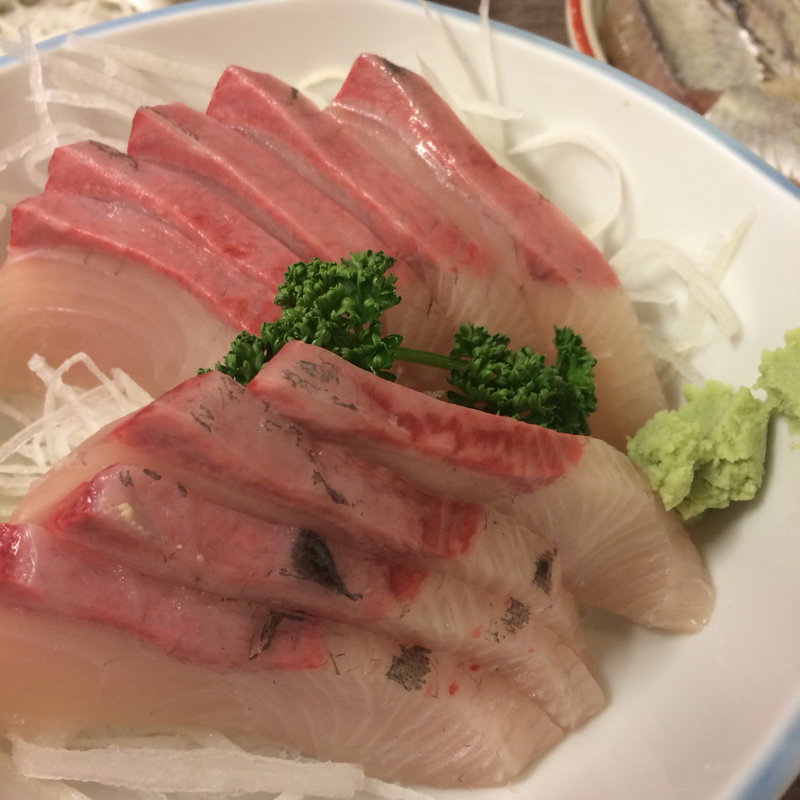 カンパチお造り(酒屋の酒場)