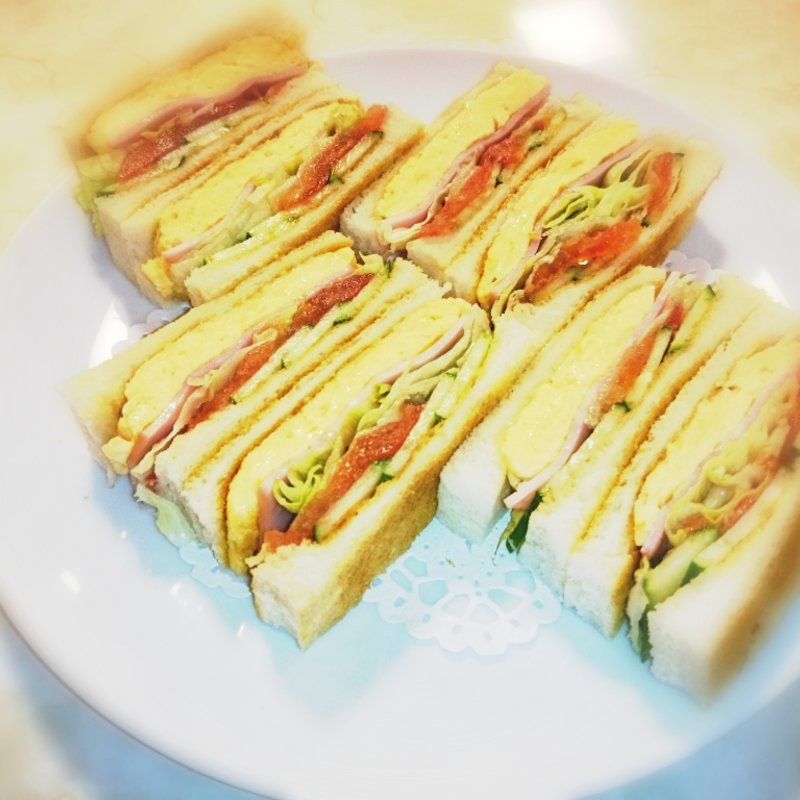 スペシャル　サンドウイィッチ　（トースト）(はまの屋パーラー)