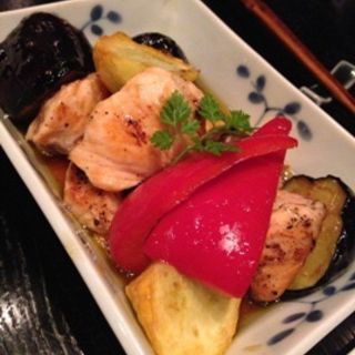焼き鮭と彩り野菜の炒め物(酢重ダイニング 渋谷ヒカリエ店 )