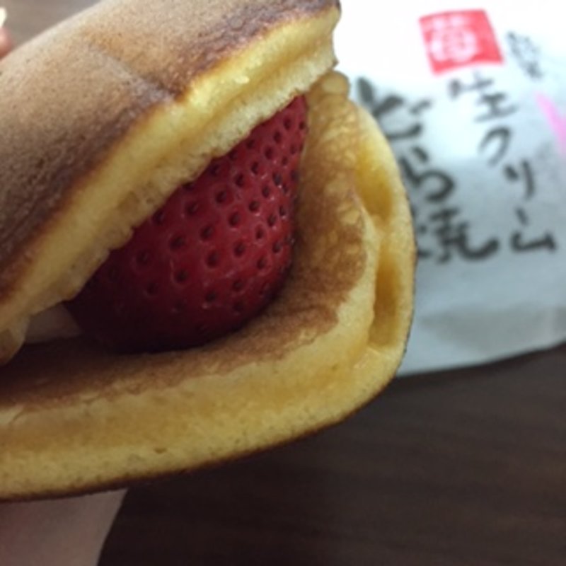苺生クリームどら焼(小豆工房 森ノ宮駅前店 )