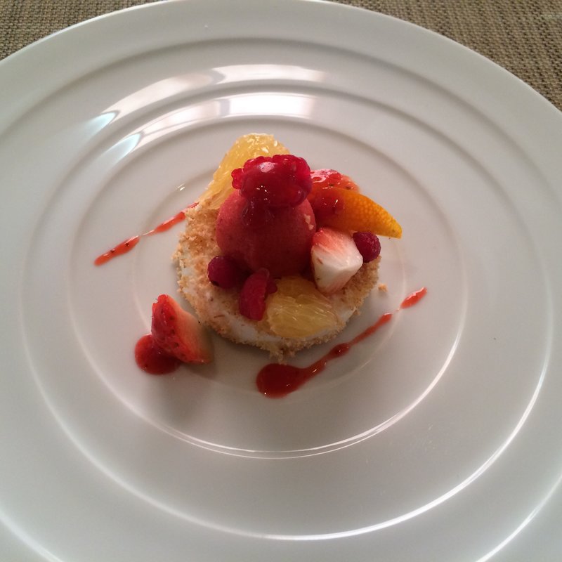 ホワイトチョコのパルフェ(レストラン アミュゼ)