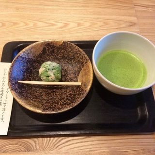 上生菓子と抹茶セット(笹屋伊織 本店 （ささやいおり）)
