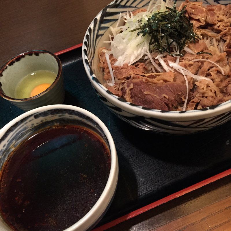 旨辛牛肉蕎麦、特盛(おらが蕎麦 新宿マインズタワー店)