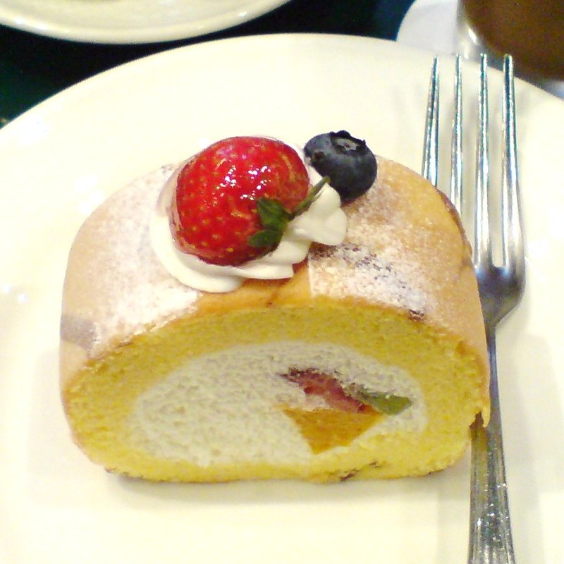 ロールケーキ(LES DEUX MAGOTS PARIS (ドゥマゴ パリ))