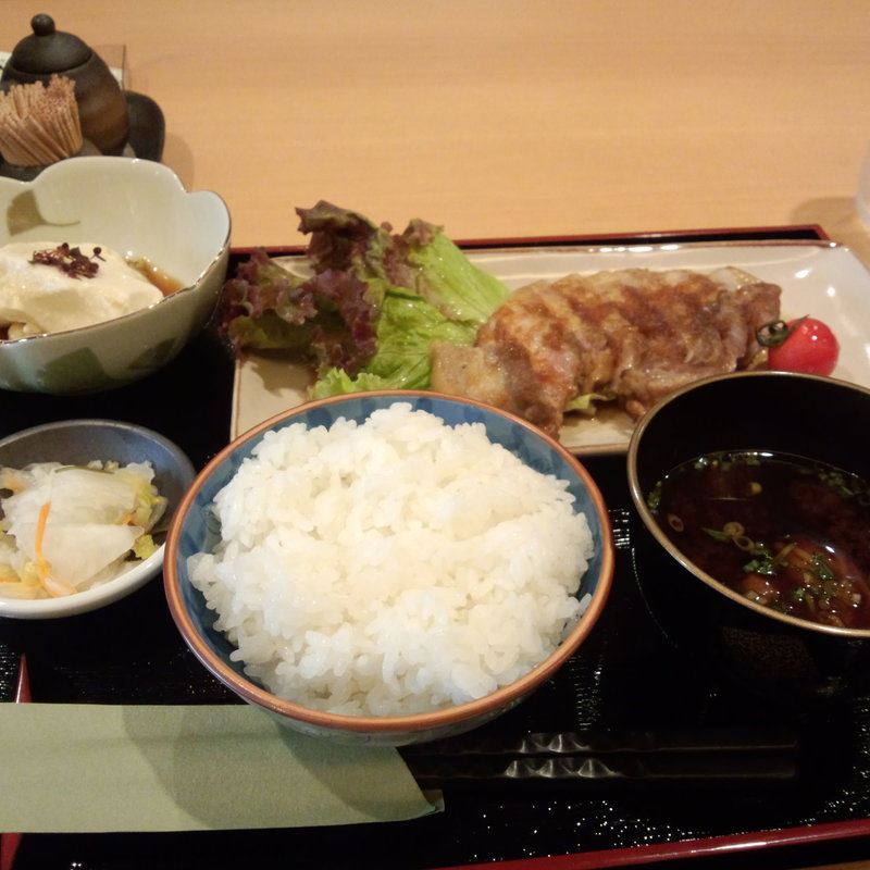 岩中豚バラ肉黒酢生姜焼き定食（ランチ）(創作料理 どんぐり )