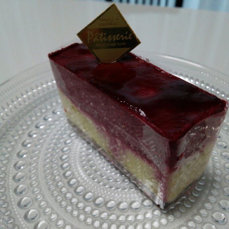 イシス(パティスリー アマラ （PATISSERIE Amara）)